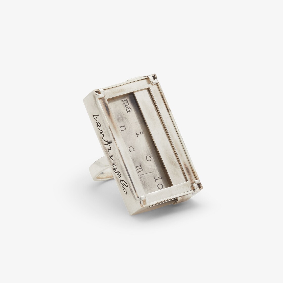 “Matrimonio Manicomio” リング