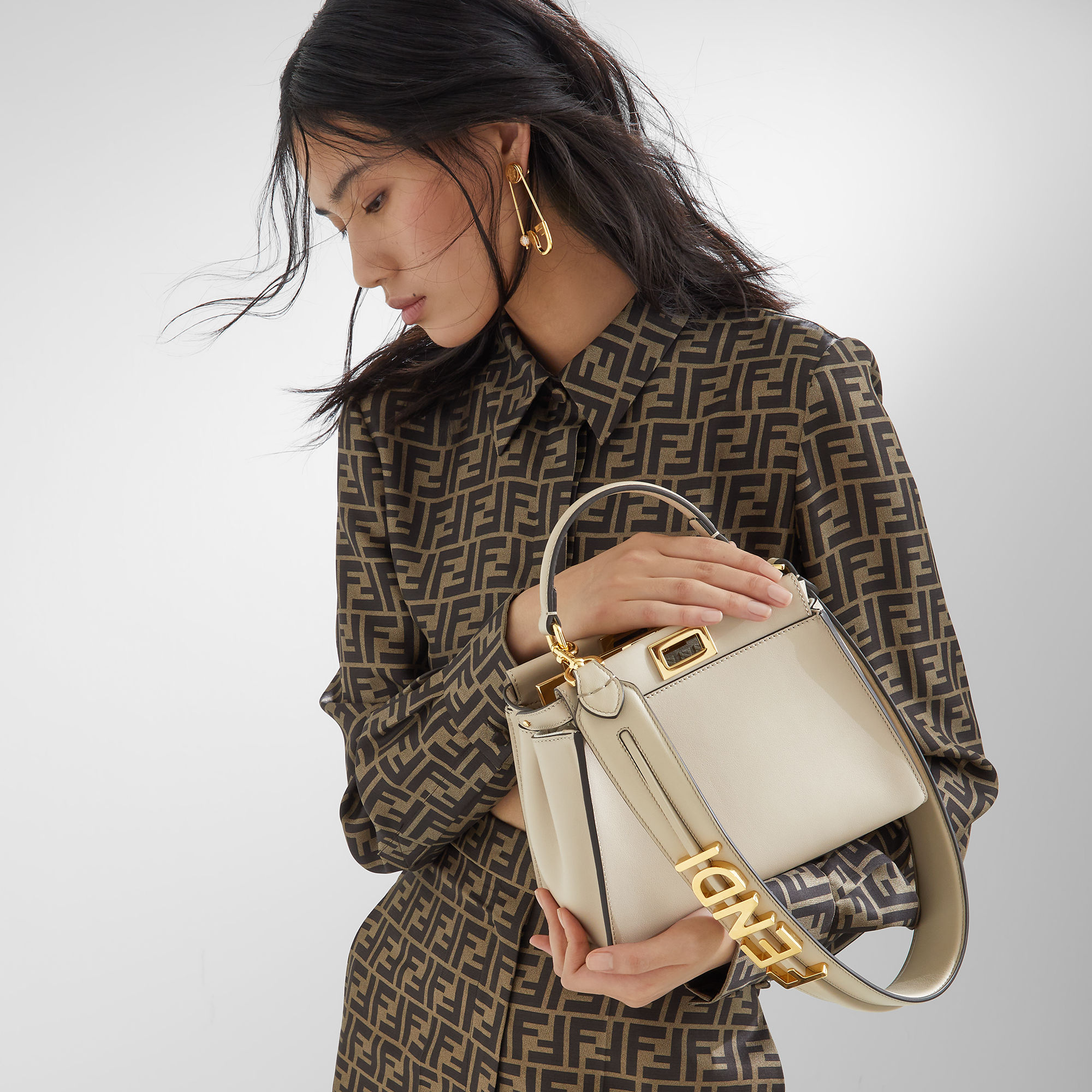 外箱不良宅配便送料無料 【コラボ】フェンディ フィラ ショルダー