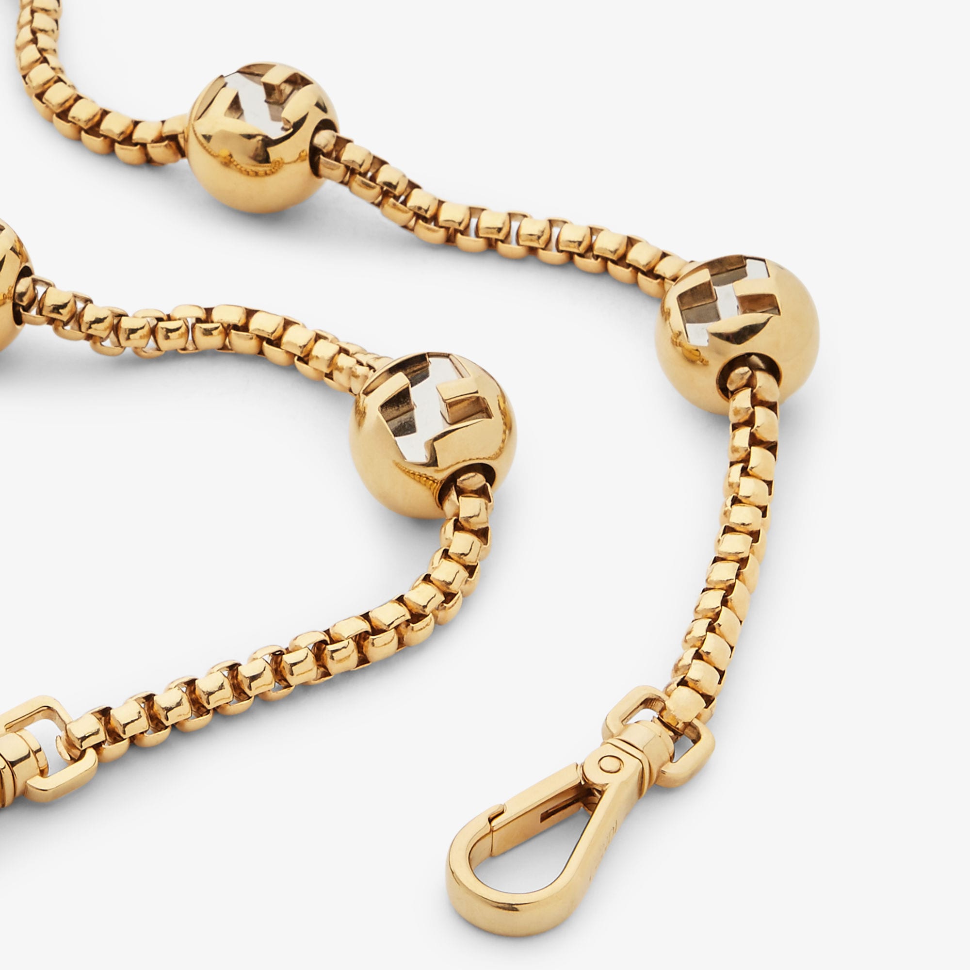 8AV959NQ9F0CFK_02?wid=2000&hei