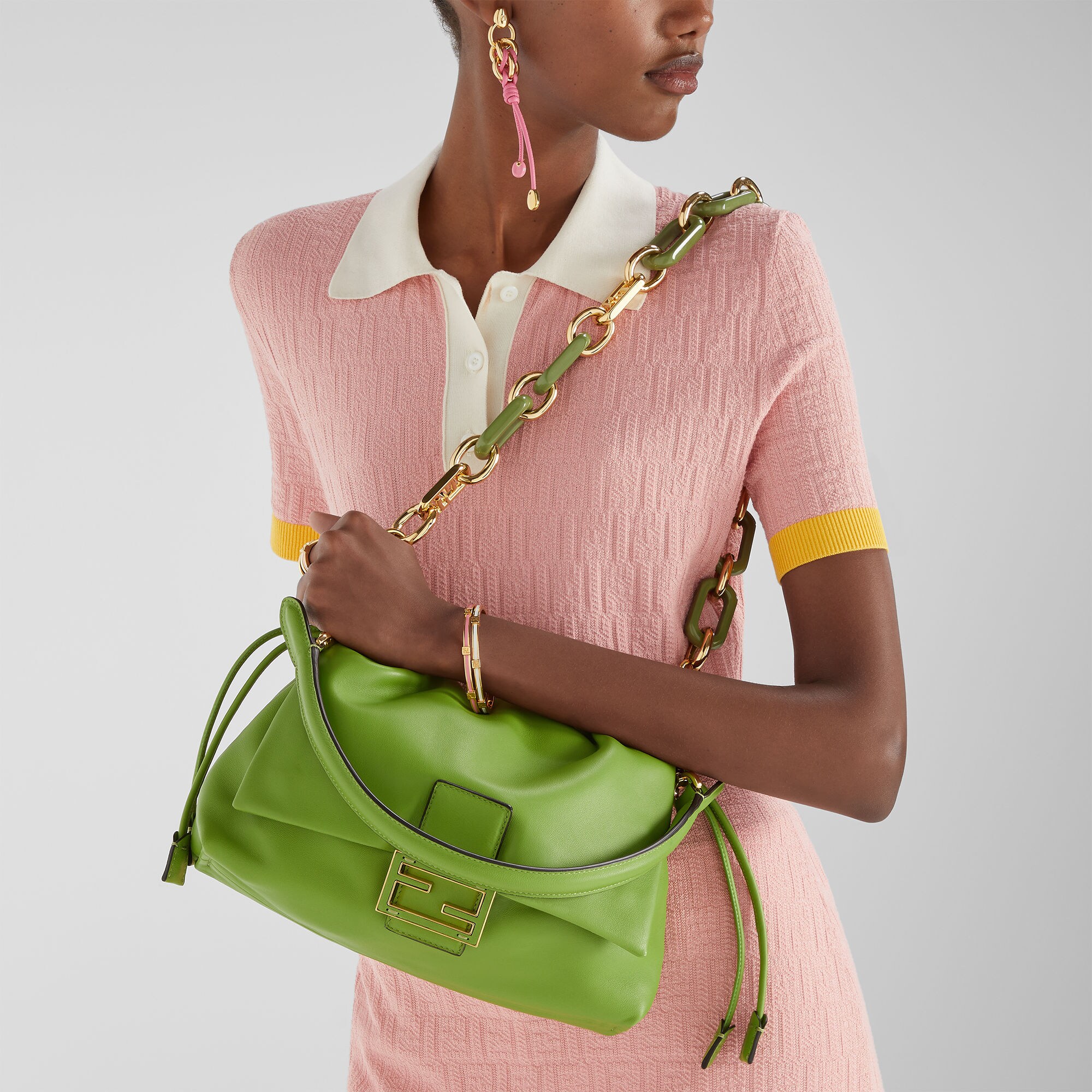 ストラップ ユー ゴールド仕上げ グリーン | Fendi