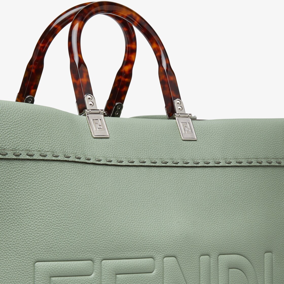 حقيبة Fendi Sunshine بحجم كبير