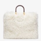 حقيبة Fendi Sunshine بحجم كبير