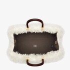 حقيبة Fendi Sunshine بحجم كبير