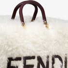 حقيبة Fendi Sunshine بحجم كبير