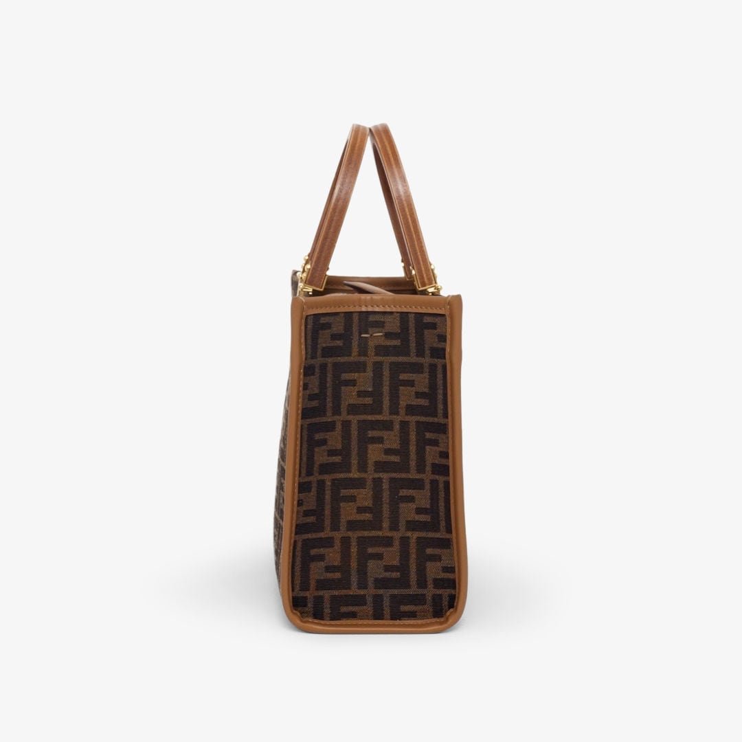 حقيبة Fendi Sunshine بحجم صغير