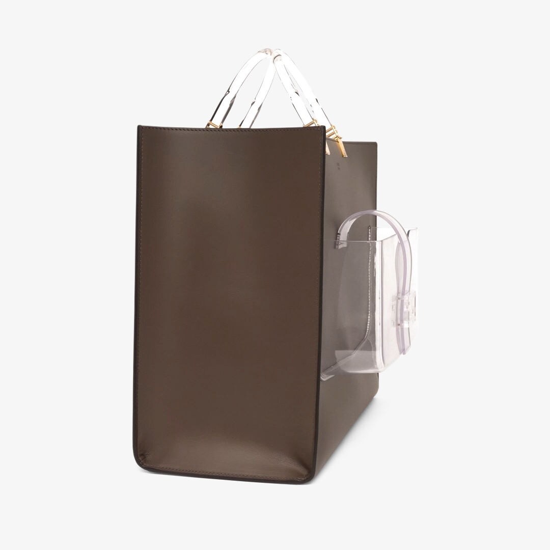حقيبة Fendi Sunshine بحجم كبير