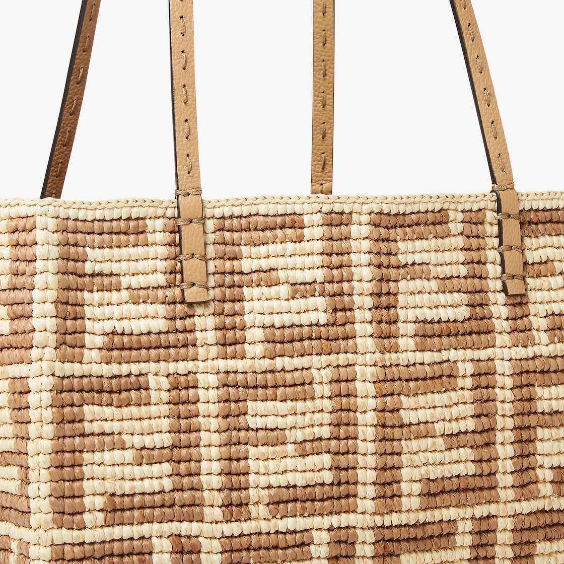 ラフィア のウィ ウィメンズ 向けデザイナー バッグ | FENDI JP ラフィア のウィ ウィメンズ 向けデザイナー バッグ | FENDI JP