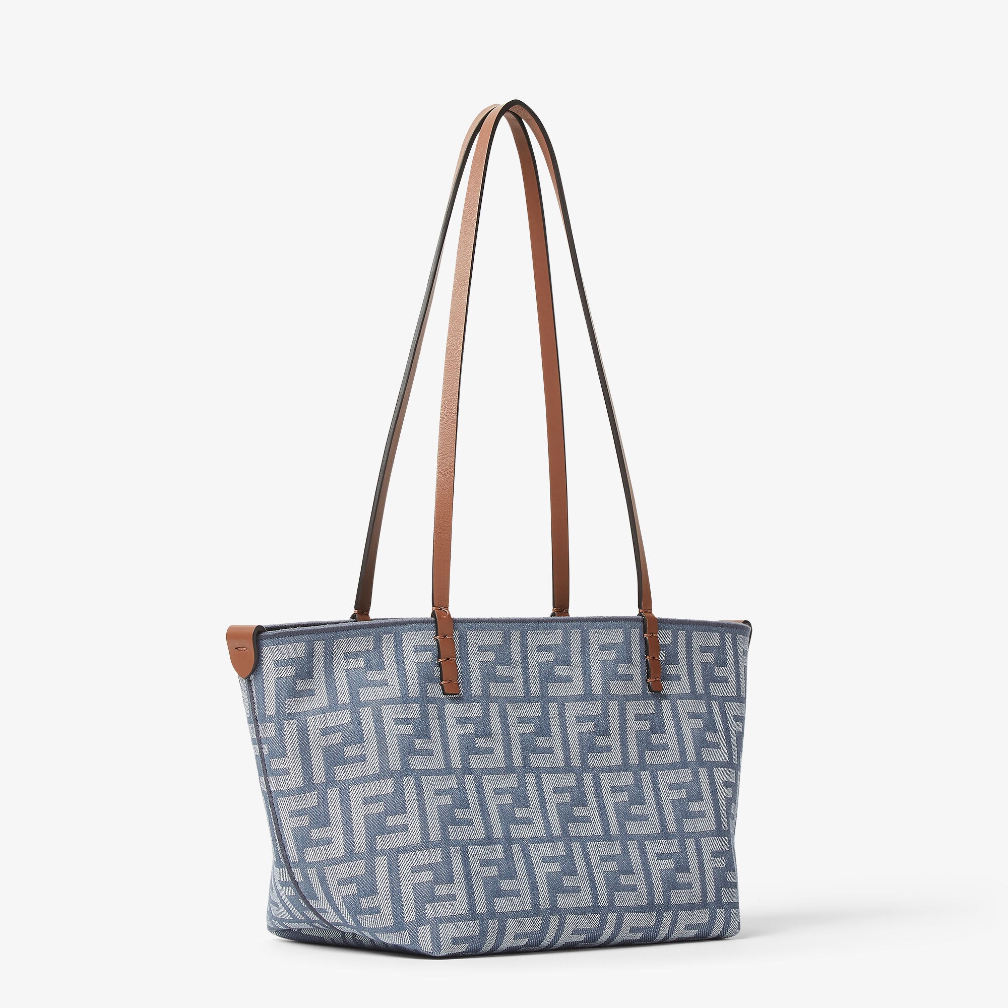 ＊FENDI＊ ロールラージ FF刺繍 ブルーキャンバス ショッパー FENDI ロールラージ FF刺繍入りブルーキャンバスショッパー