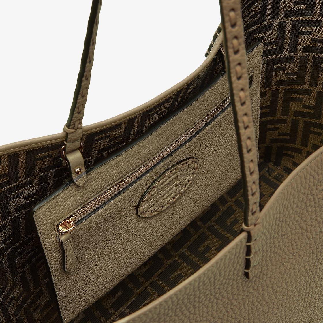 ロール ミディアム セレリア ブラウン | Fendi ロール ミディアム セレリア ブラウン | Fendi