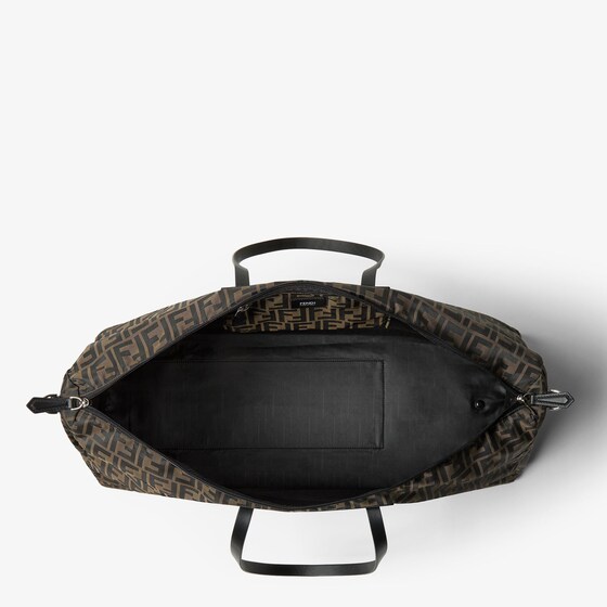 Fendi Versatile, travel-ready duffle bag | Thumbnail 4