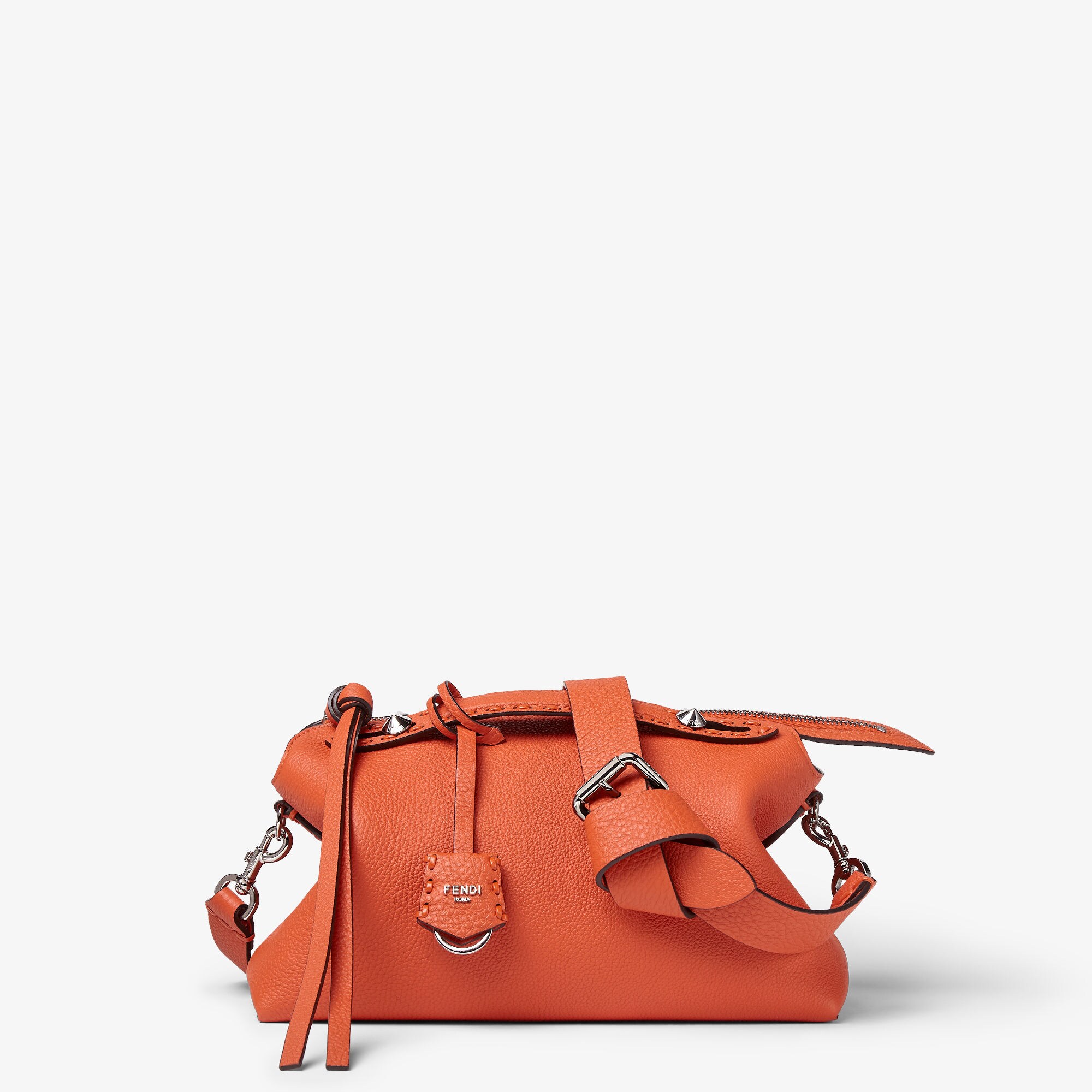 Chloé フラップ付きグレインレザー製Alphabetウォレット | Chloé JP