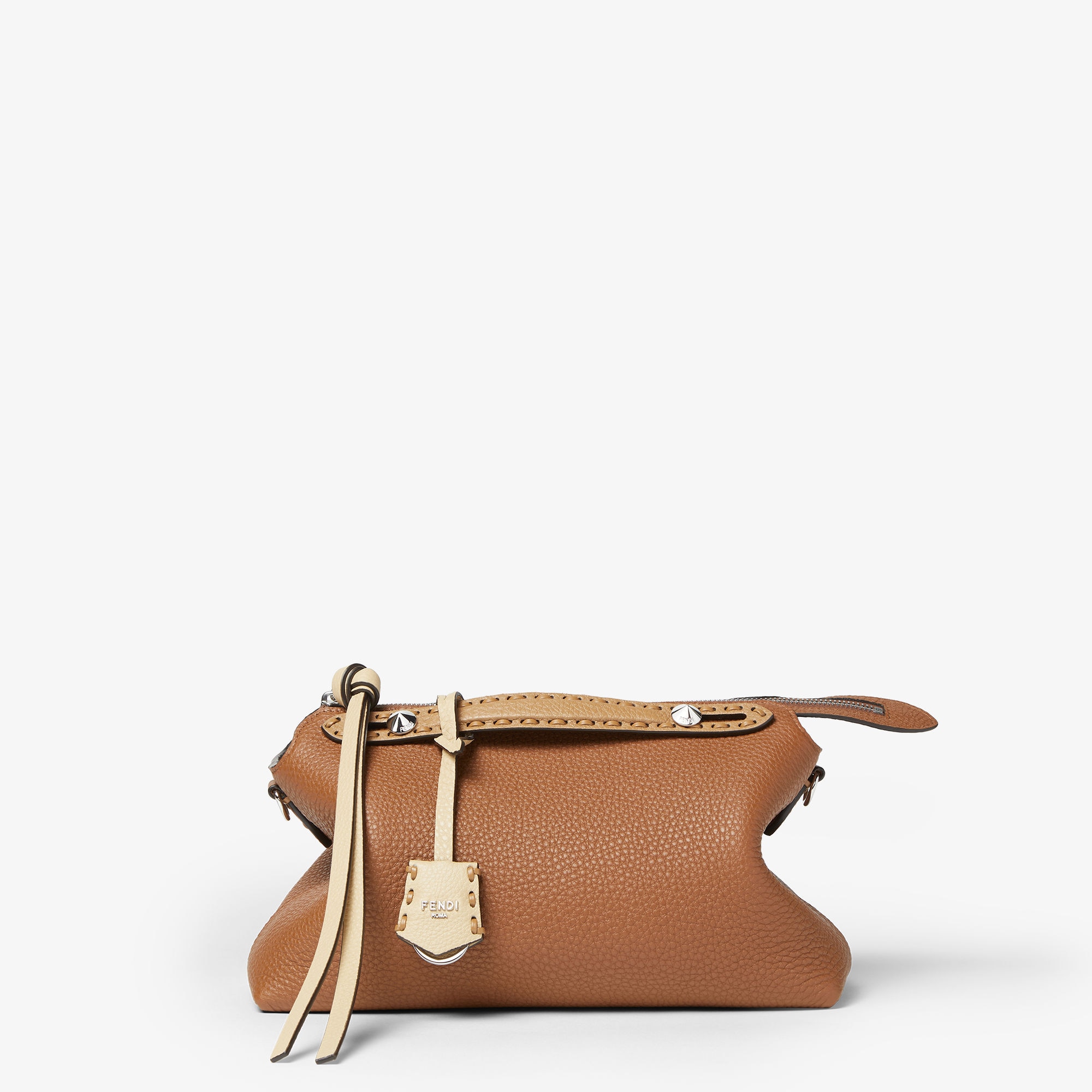 FENDI ストライプ ボディバッグ フェンディの新作クロスボディバッグ「フェンディ ギター」“ペカン