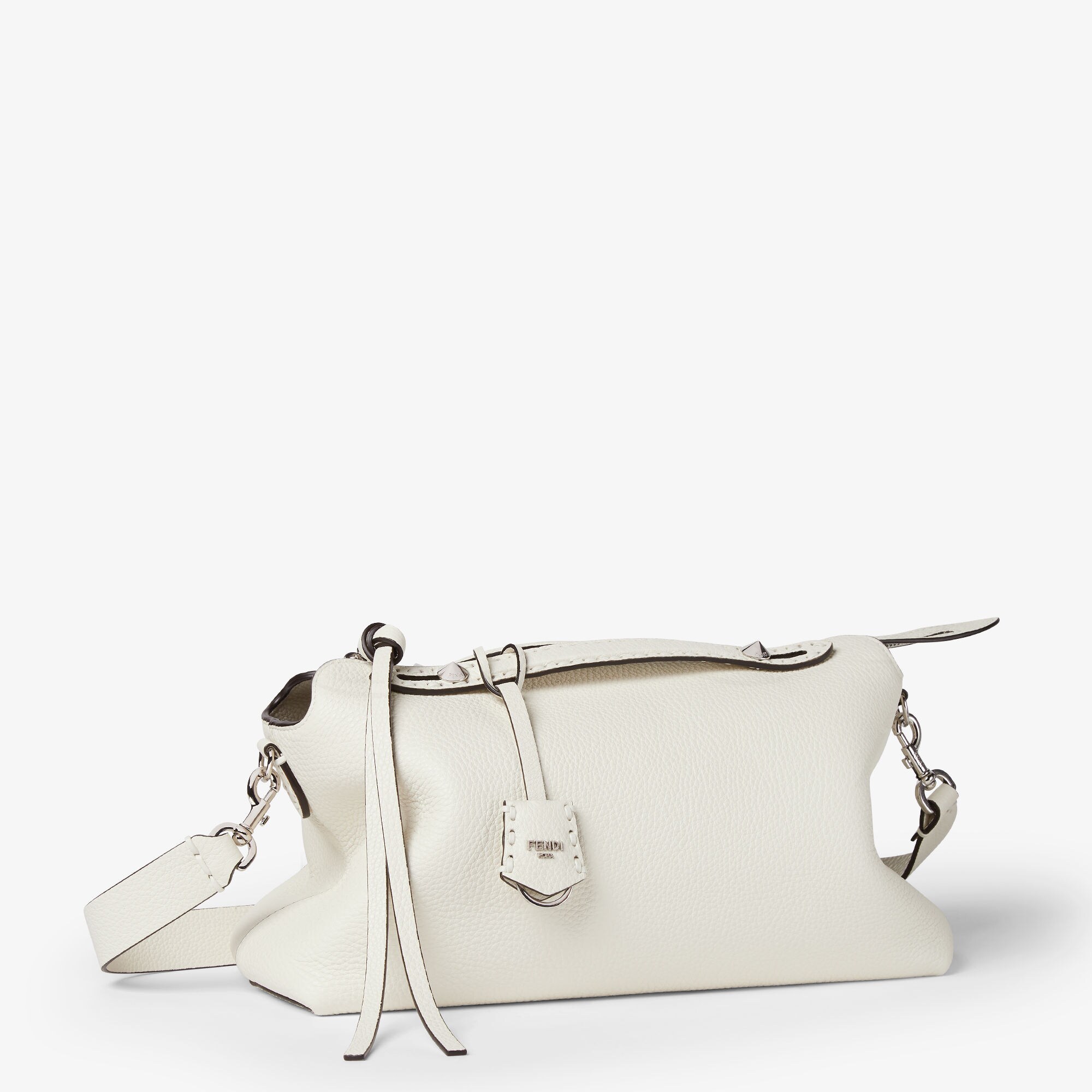 新品♡FENDI フェンディ セレリア ホワイトシェル カーフレザー 腕時計 新品♡FENDI フェンディ セレリア ホワイトシェル カーフレザー