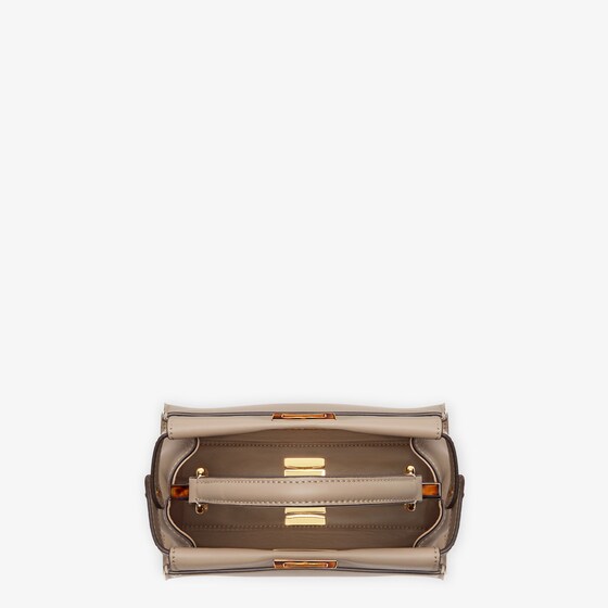 Fendi Iconic small Peekaboo bag made of dove grey leather | Thumbnail 4