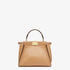 ピーカブー スモール - ベージュレザー バッグ | Fendi