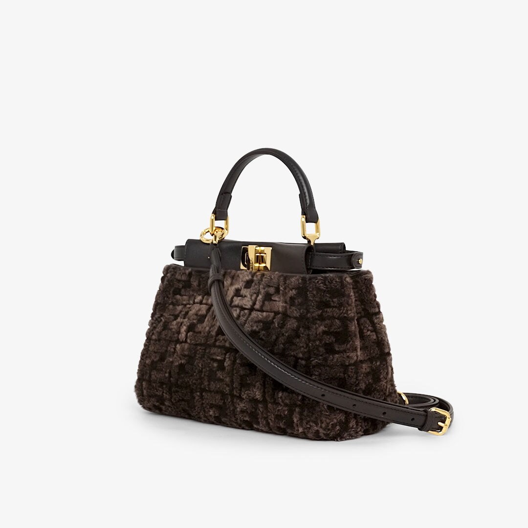 Fendi peekaboo 2025 fur bag