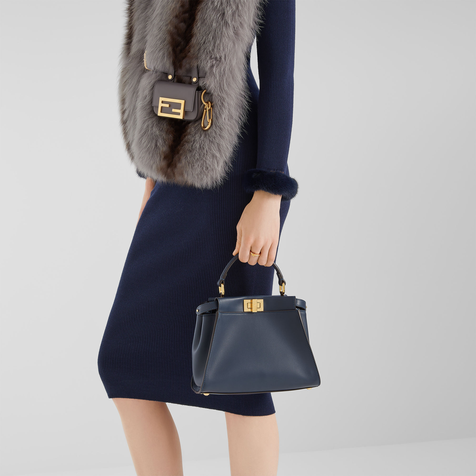 FENDI ピークアブーミニサイズ　ブルー ピーカブー ミニ レザー ブルー | Fendi