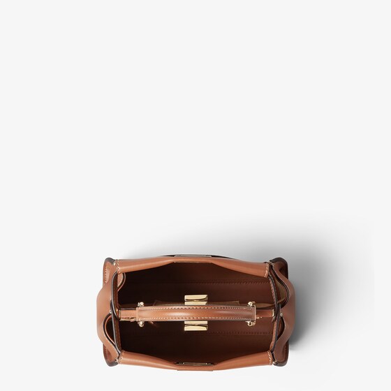 Fendi Iconic small Peekaboo bag, the epitome | Thumbnail 5