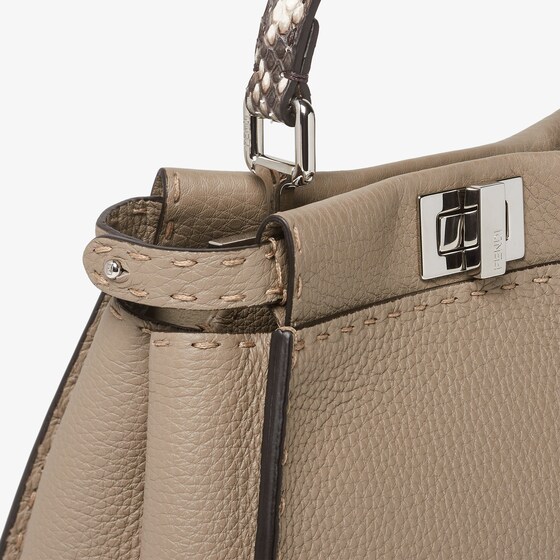 Fendi Small iconic Peekaboo bag made with 1048 hand-sewn | Thumbnail 5