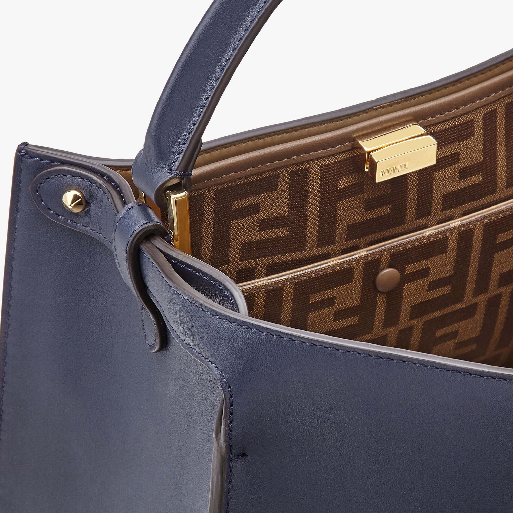 8BN310A5E9F19PH_06?wid=2000&