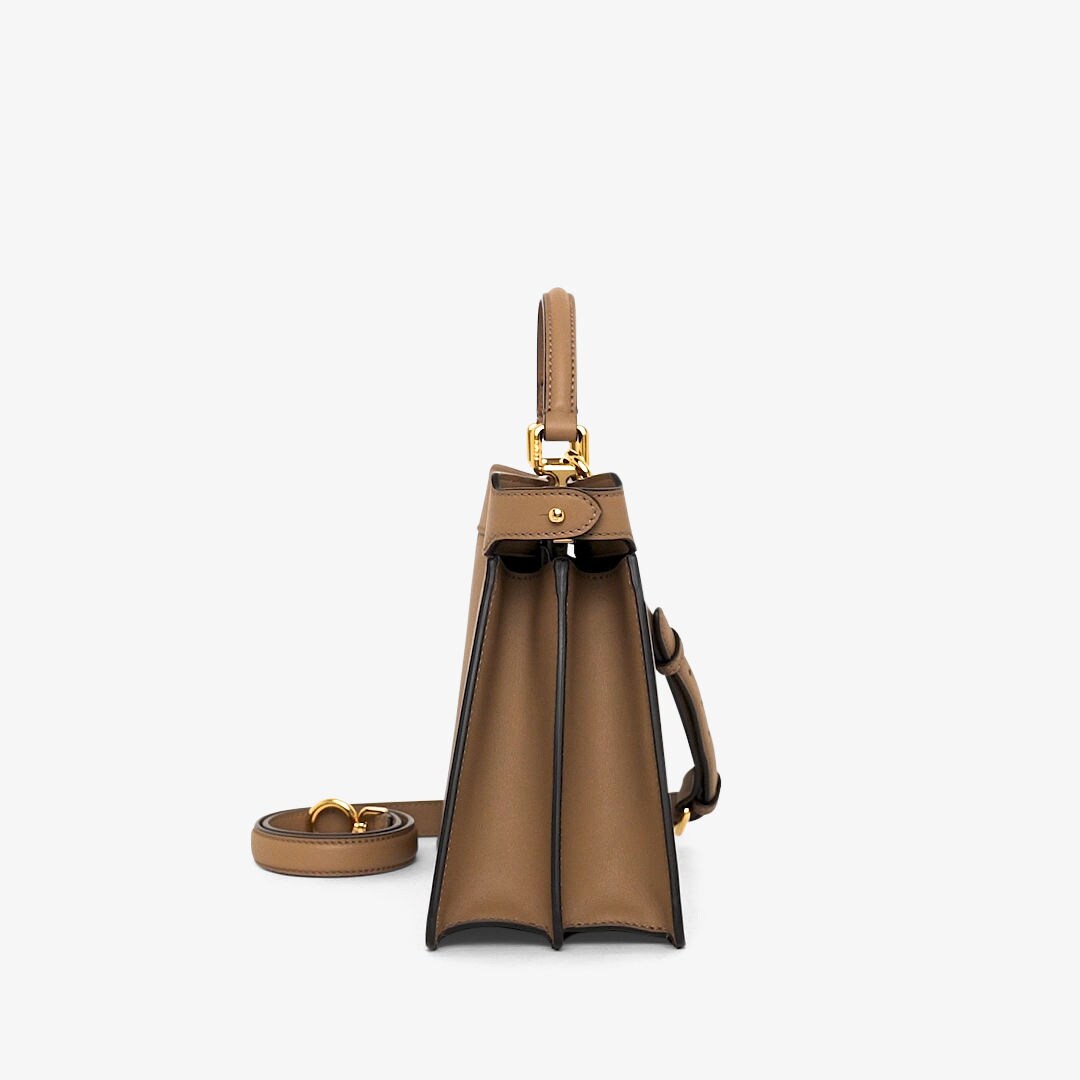 ショルダーバッグ・ポシェット FENDI 'Peekaboo Soft Medium' shoulder bag Peekaboo Soft Medium Leather Black | Fendi