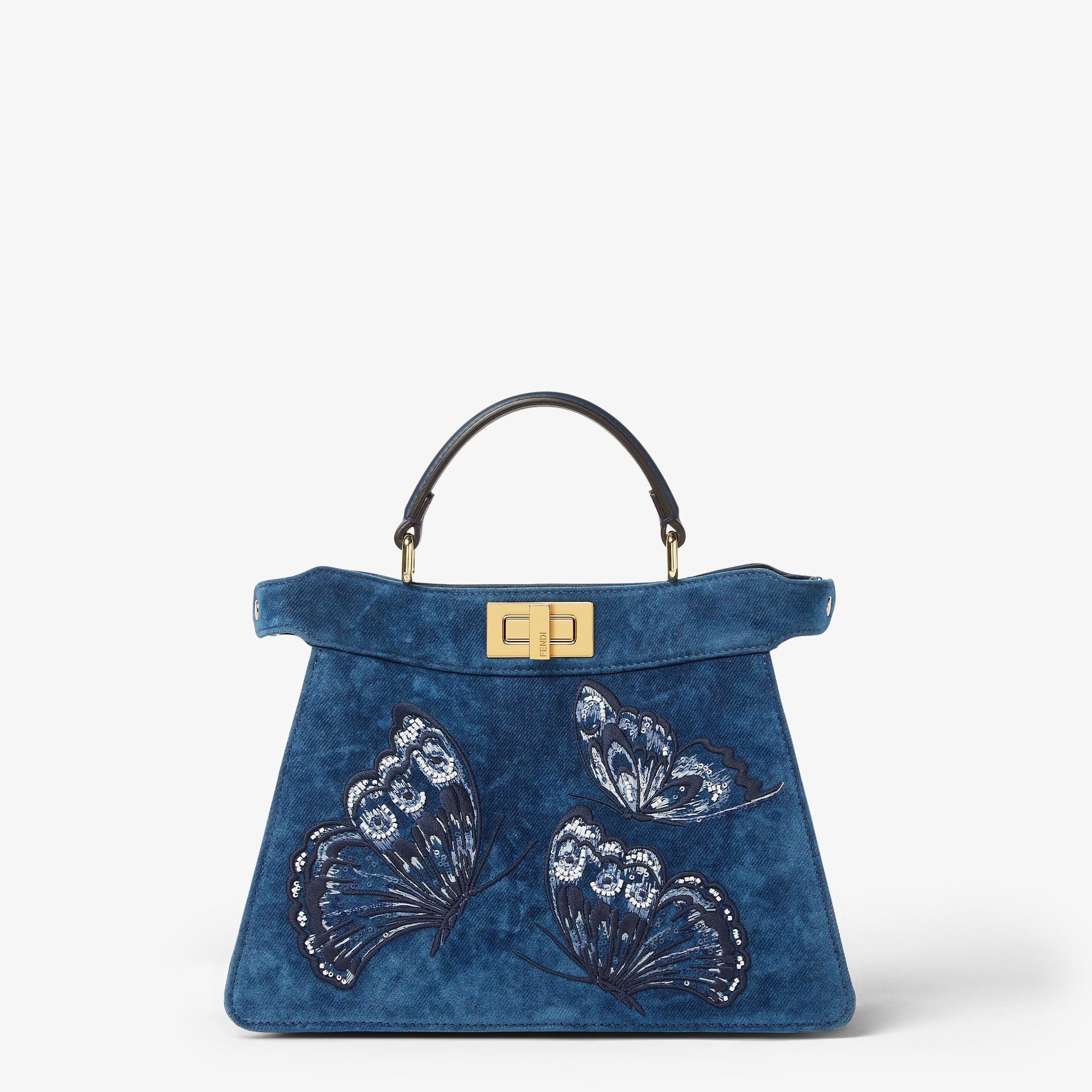 8BN327AVR4F1UJW_01?wid=2000&