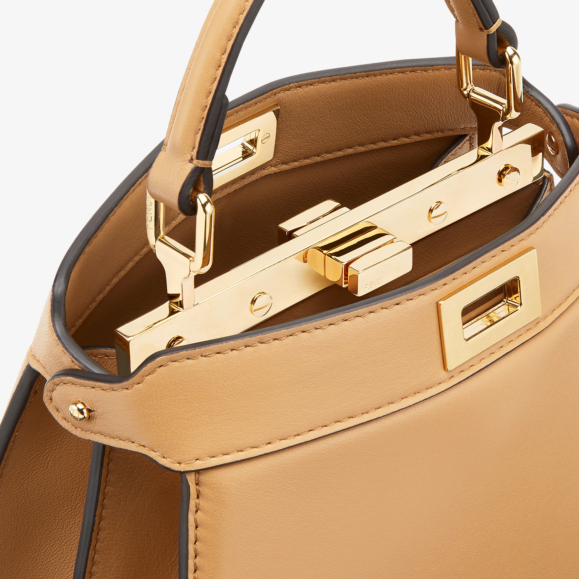 ピーカブー ISeeU プチ レザー ベージュ | Fendi