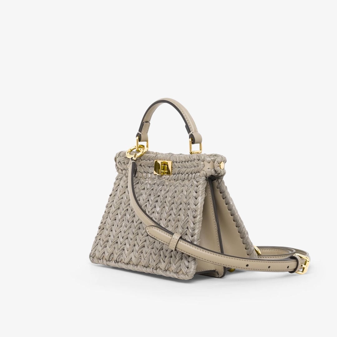 FENDI ピーカブー ISeeU シャンパンカラー プチバッグ FENDI ピーカブー ISeeU シャンパンカラー プチバッグ