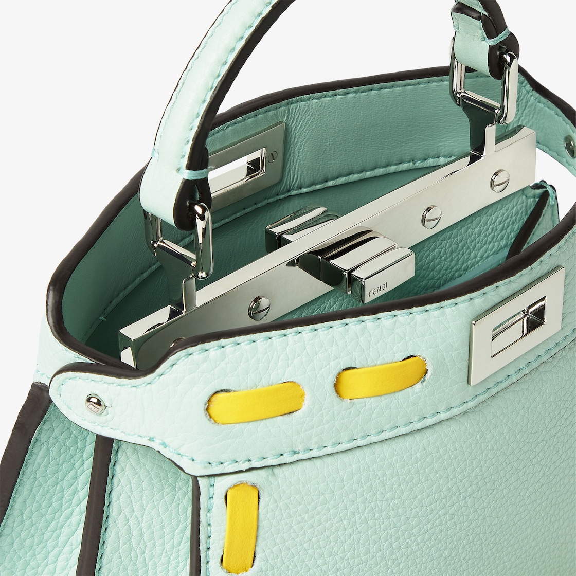 Peekaboo ISeeU Petite