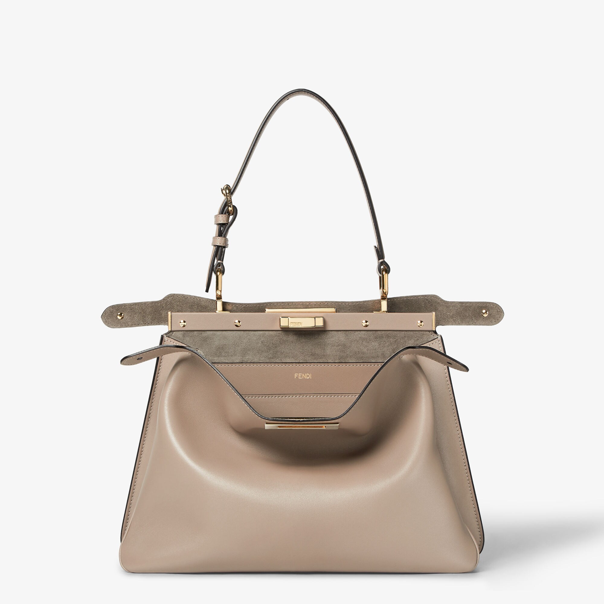 Fendi ショルダーバッグ ベージュ/ブラウン 中古・古着通販】FENDI (フェンディ) ショルダーバッグ ブラウン