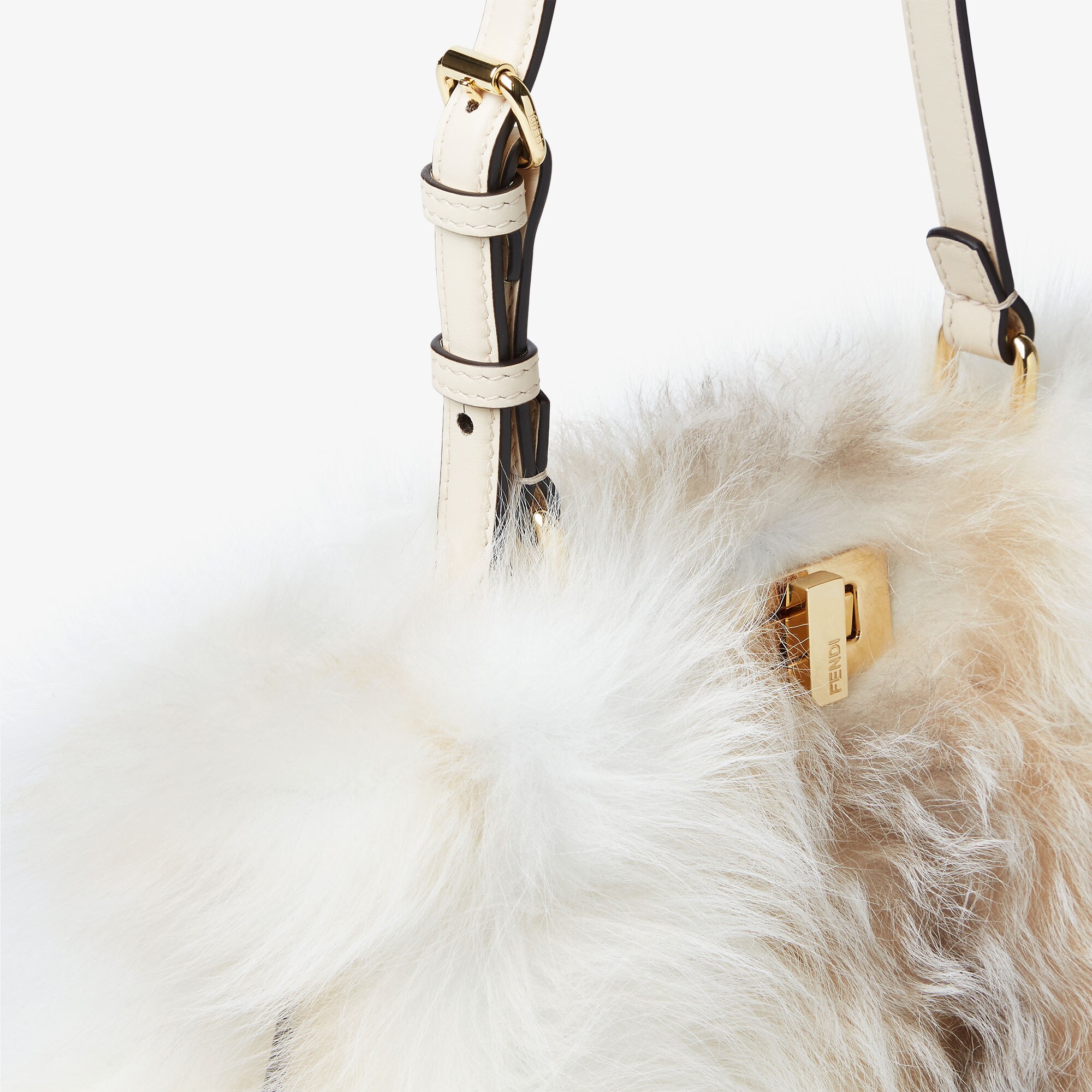 حقيبة Peekaboo Soft بحجم صغير حقيبة من صوف الشيرلنج (shearling) باللون الأبيض 6