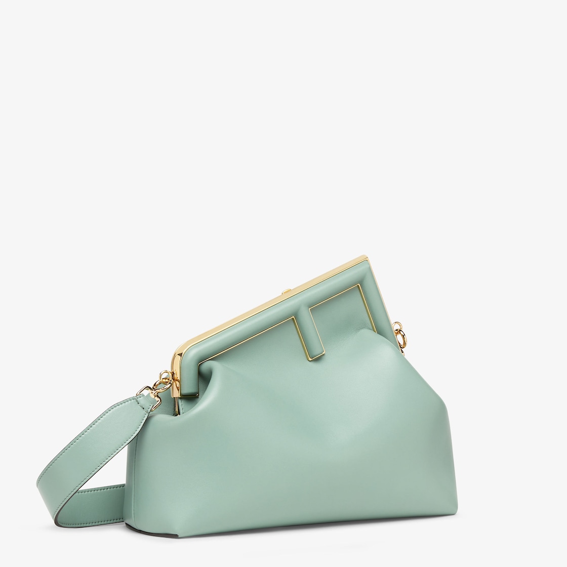 حقيبة Fendi First بحجم متوسط