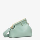 حقيبة Fendi First بحجم متوسط