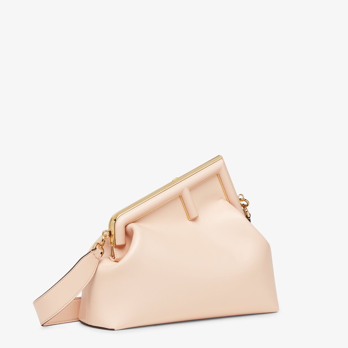 حقيبة Fendi First بحجم متوسط