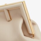 حقيبة Fendi First بحجم متوسط