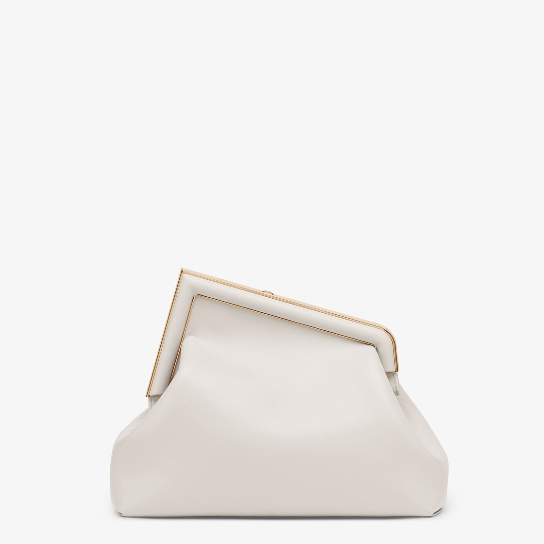 حقيبة Fendi First بحجم متوسط