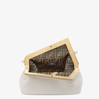 حقيبة Fendi First بحجم متوسط