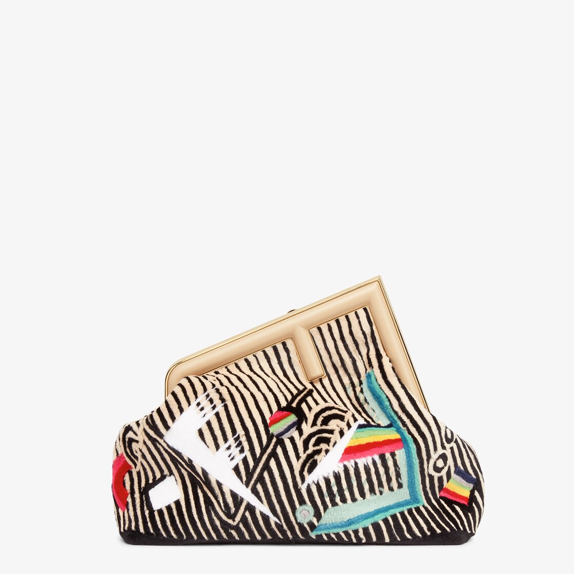 حقيبة Fendi First بحجم متوسط