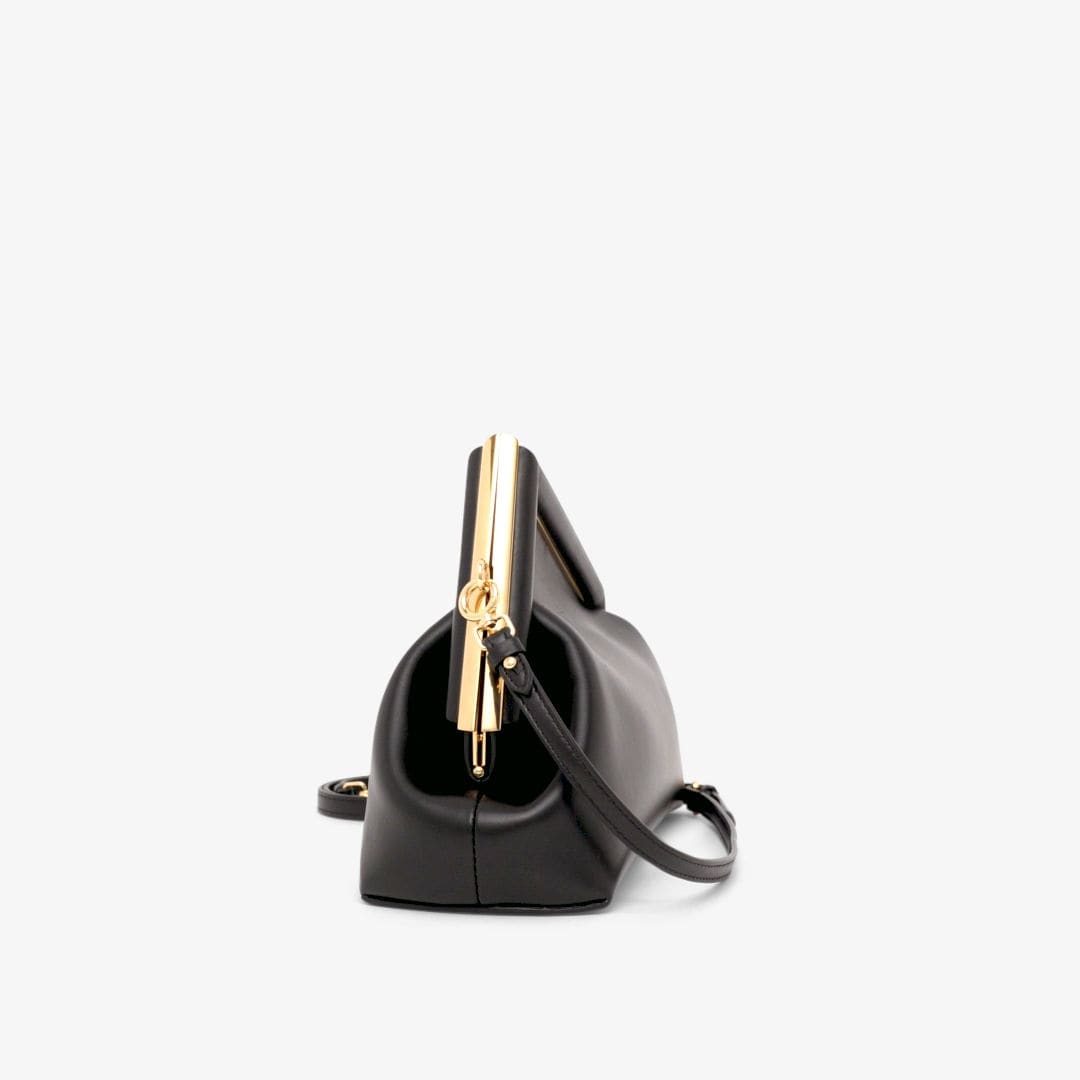 小型款式FENDI First