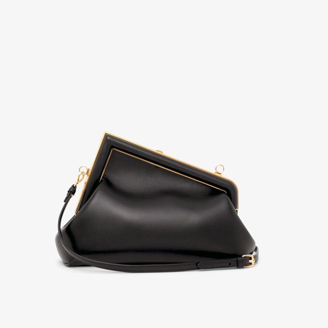 小型款式FENDI First