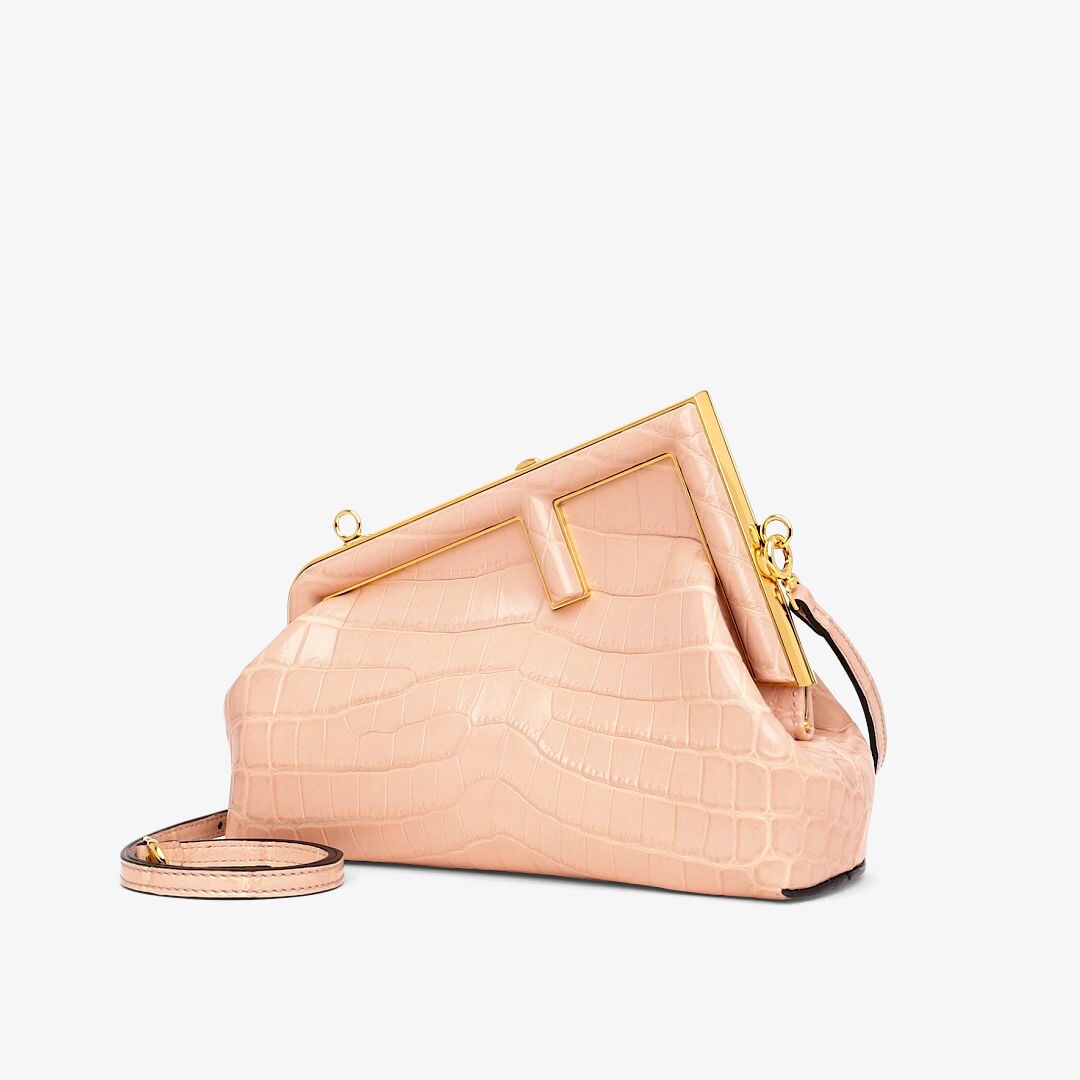 小型款式FENDI First