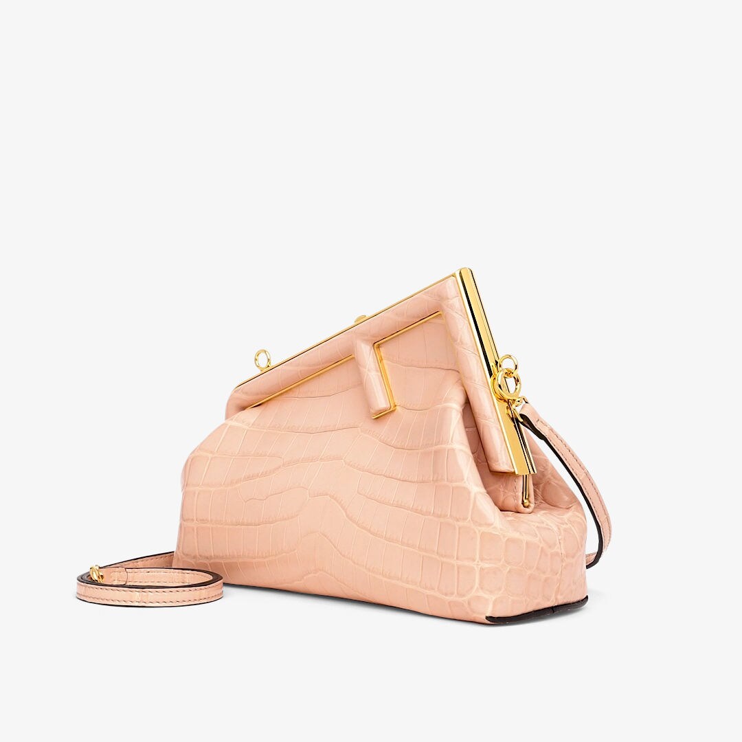 小型款式FENDI First