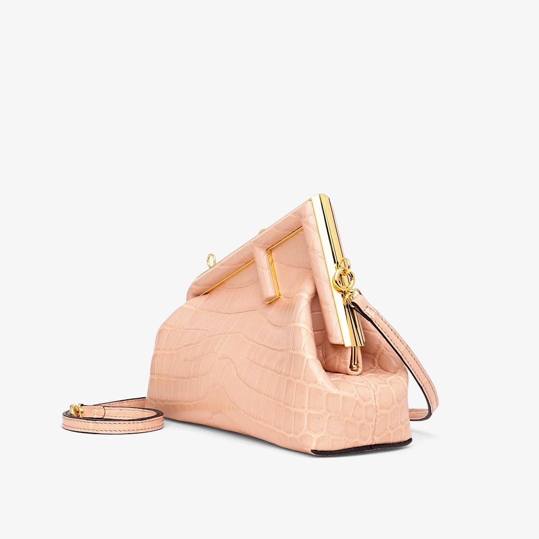 小型款式FENDI First