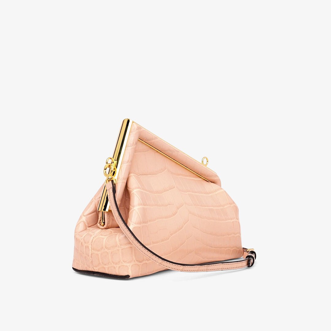 小型款式FENDI First