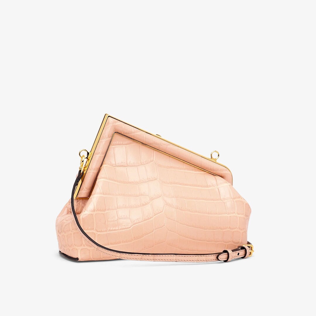 小型款式FENDI First