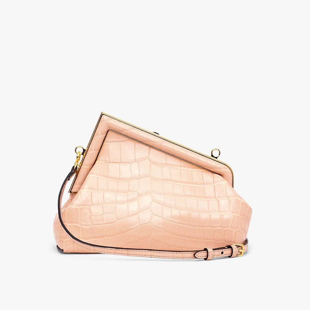 小型款式FENDI First