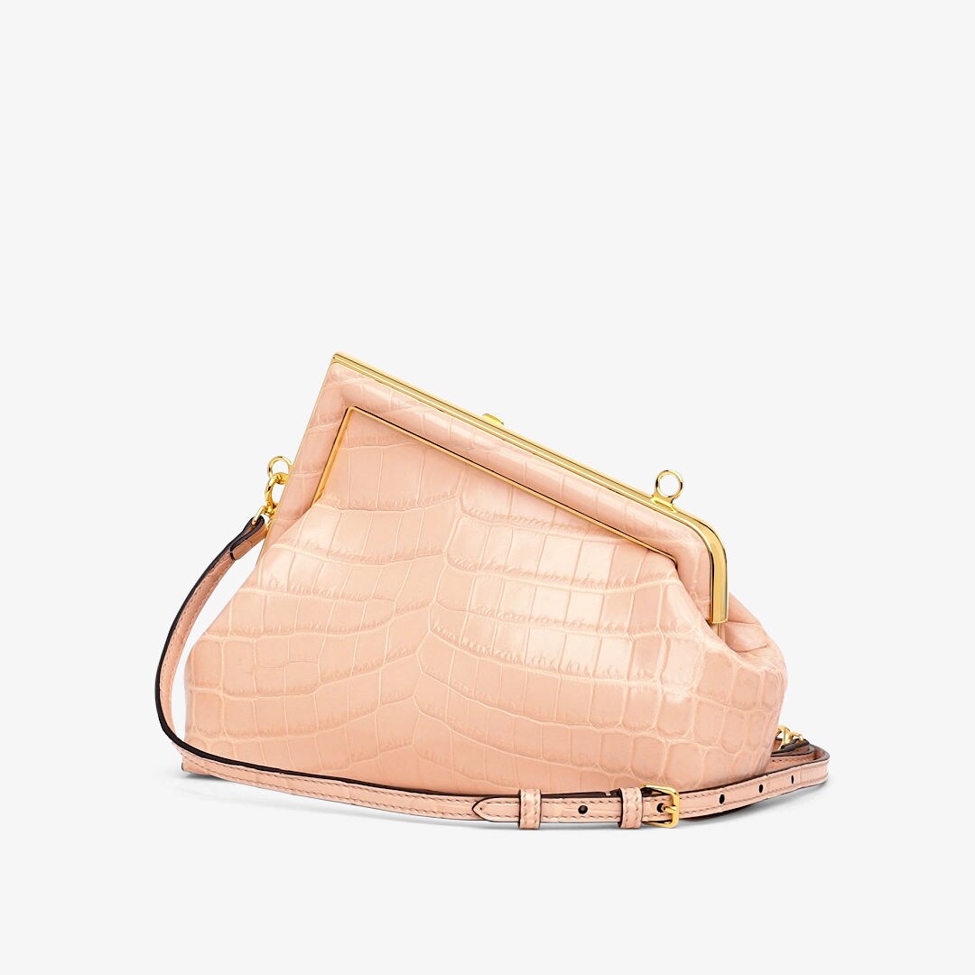 小型款式FENDI First