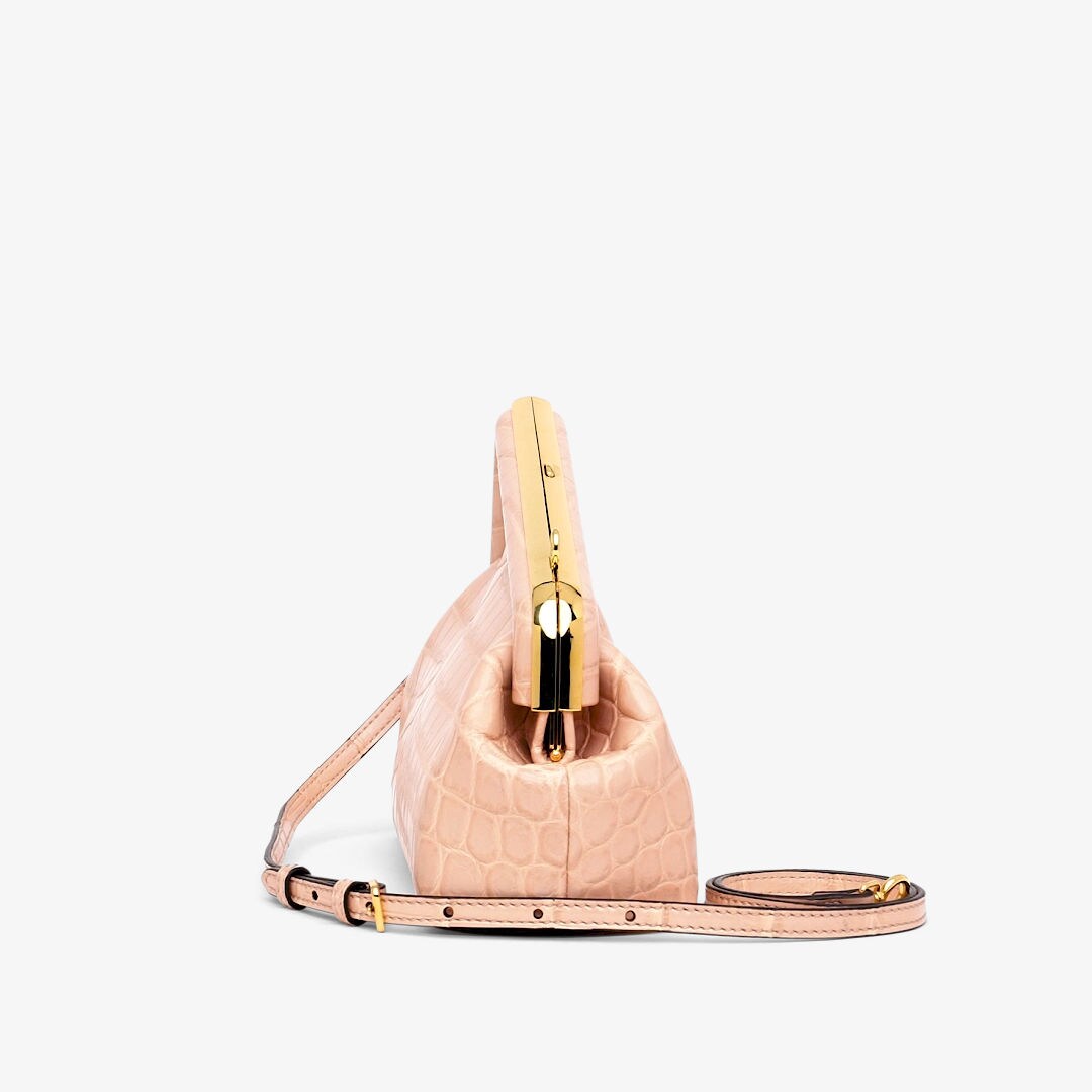 小型款式FENDI First