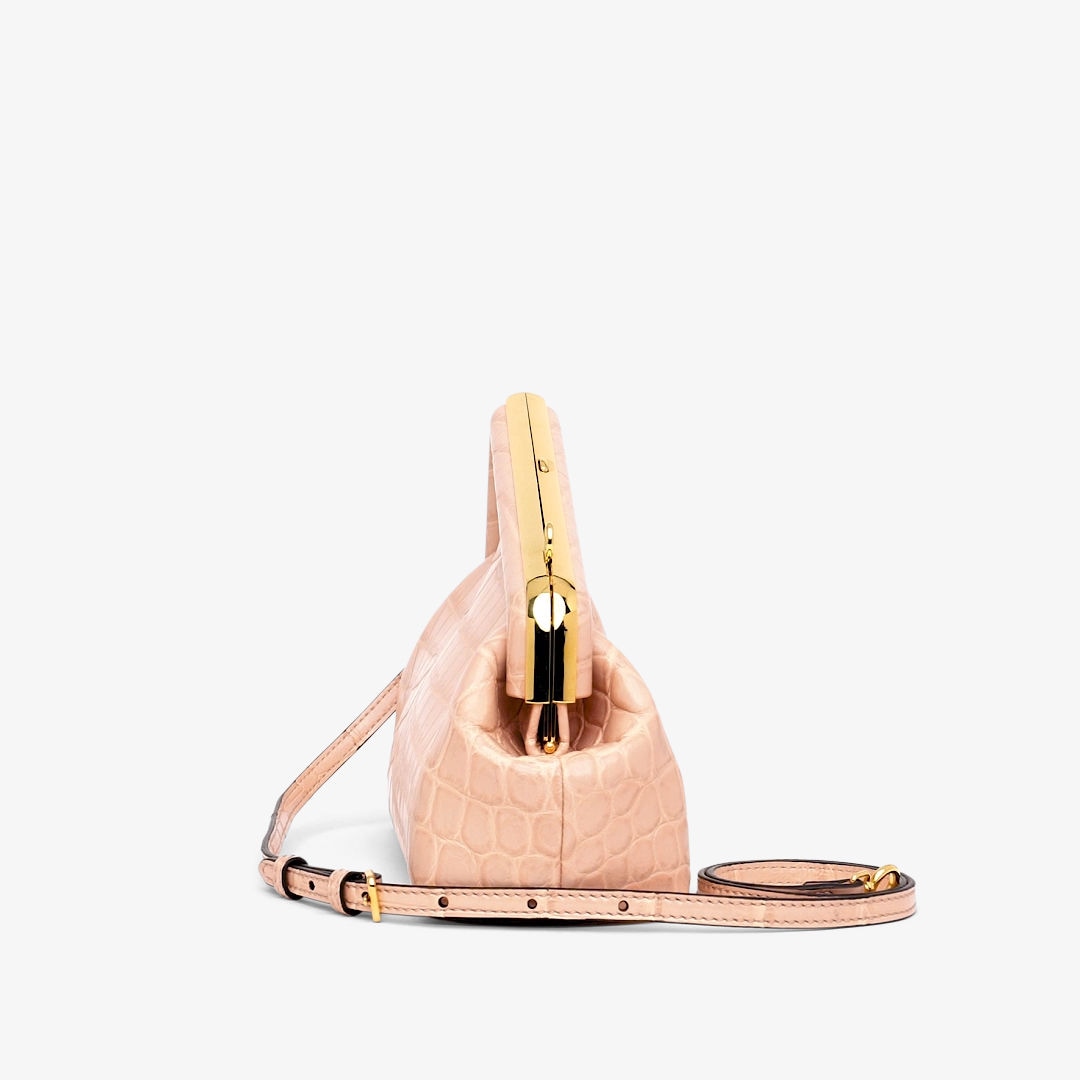小型款式FENDI First