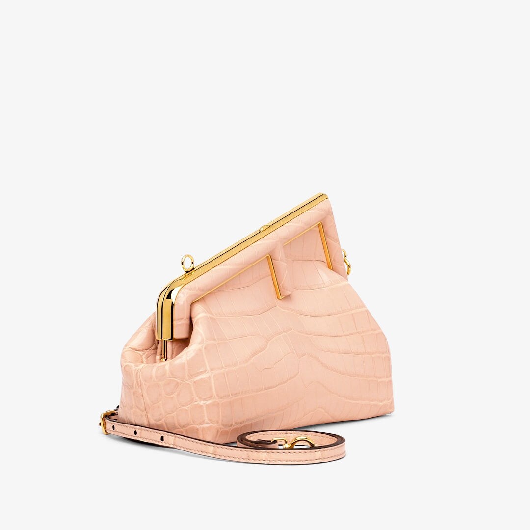 小型款式FENDI First